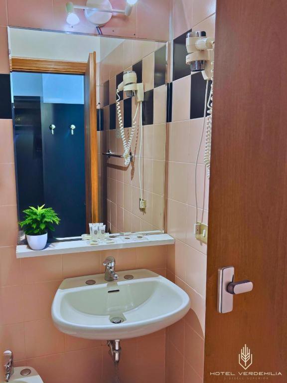 Verdemilia Hotel Anzola dell'Emilia Eksteriør bilde